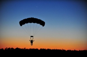 parachuting_landing_parachutist_215093